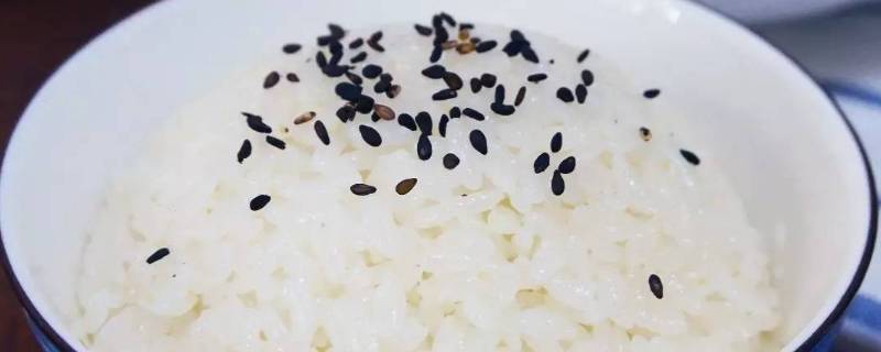 焖米饭需要多久（炒锅焖米饭需要多久）