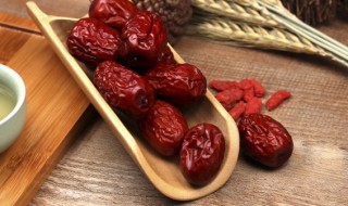 大批冬枣怎样清洗干净 干大枣清洗方法