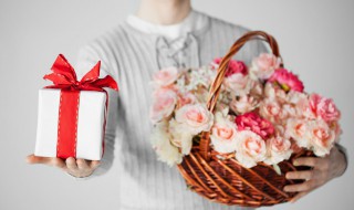 结婚25年送老婆什么（结婚25年送老婆什么祝福语）