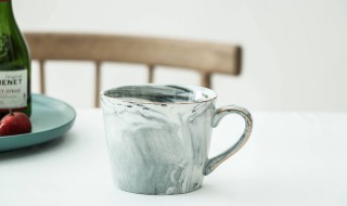 陶瓷杯可以放冰箱吗 陶瓷杯可以放冰箱吗夏天