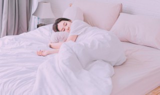 如何挑选蚕丝被（如何挑选蚕丝被子）