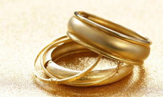 黄金脏了如何清洗（黄金脏了用什么办法清理啊）